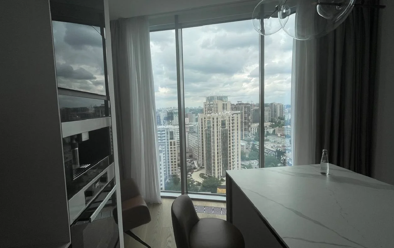 Свитолина купила квартиру в небоскребе Киева и рассказала, как реагирует Монфис (фото)